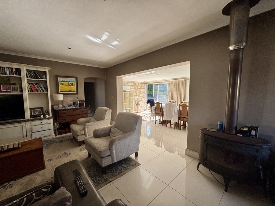 5 Bedroom Property for Sale in Vierlanden Western Cape